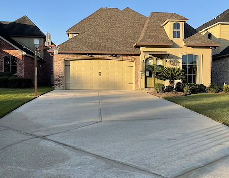 How Pressure Washing Protects Your Baton Rouge Property During Winter